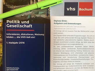 Am 26. und 27. Februar 2016 fand an der Volkshochschule Bochum eine Vortragsveranstaltung mit Workshop zur Medienethik statt, die das Institut für Digitale Ethik anbot. Dozent war HdM-Professor Oliver Zöllner (Foto: Oliver Zöllner) Am 26. und 27. Februar 2016 fand an der Volkshochschule Bochum eine Vortragsveranstaltung mit Workshop zur Medienethik statt, die das Institut für Digitale Ethik anbot. Dozent war HdM-Professor Oliver Zöllner (Foto: Oliver Zöllner)