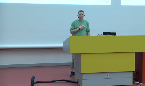 Jan Doria spricht über Neue Narrative für eine nachhaltige Digitalisierung auf der Bits & Bäume 2022 Jan Doria spricht über Neue Narrative für eine nachhaltige Digitalisierung auf der Bits & Bäume 2022